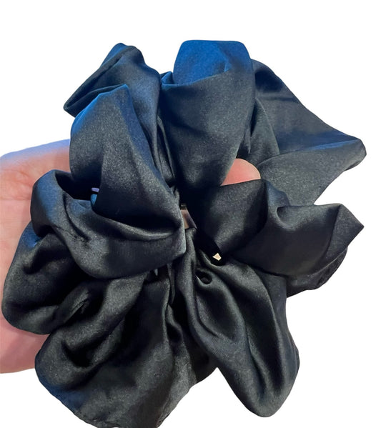 Back 2 School- Scrunchie Black