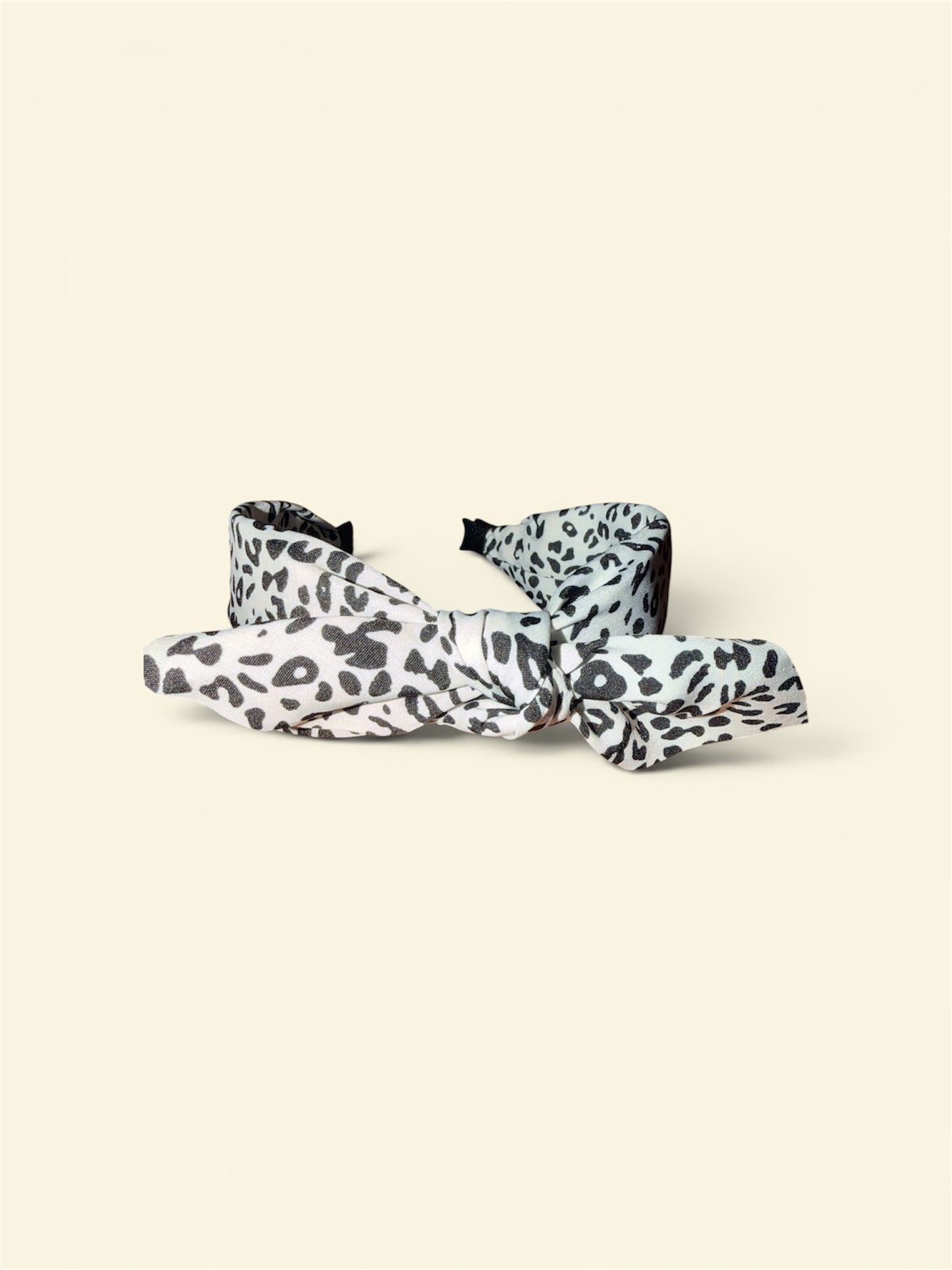 White cheetah print twist bow